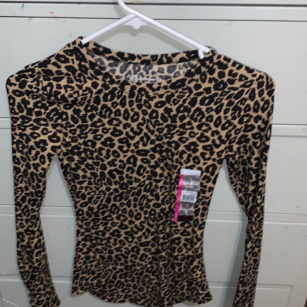 no boundaries crew rib tee